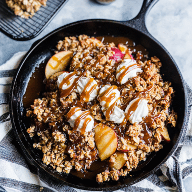 Caramel Apple Skillet Crisp