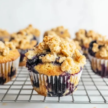 blueberry crumble muffins